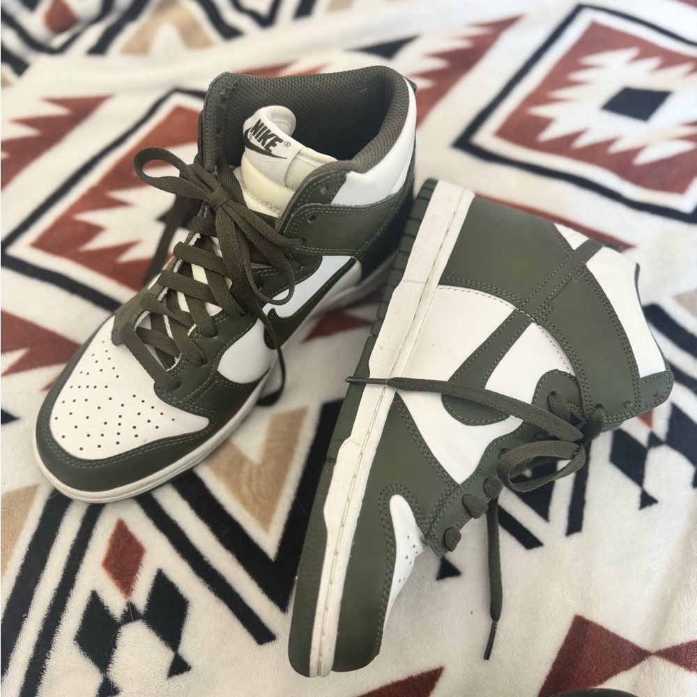 Nike Dunk High Cargo Sneakers - Picture 5 of 6